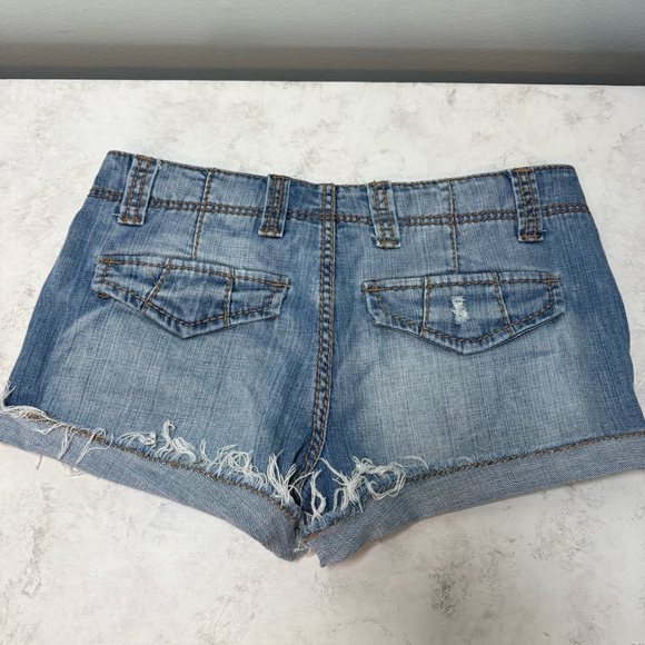 Y2K Women's Mudd Denim Shorts Size 5 Blue Low Rise 1.5” Inseam - Picture 2 of 8